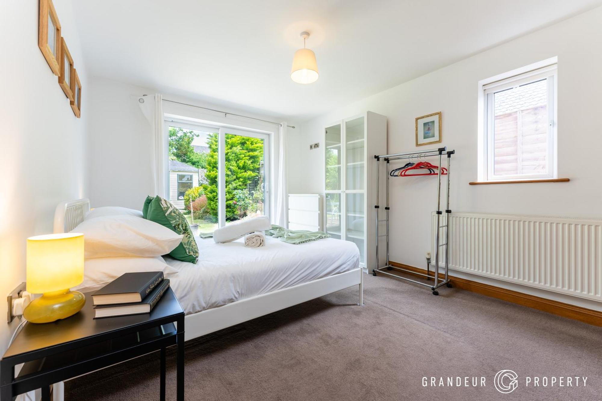 Bracken Bliss By Grandeur Property Ferndown Exterior photo